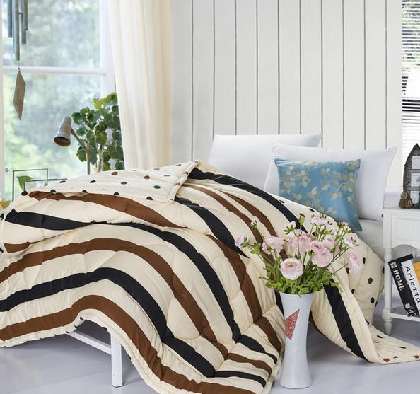 JNQ15BD081 Comforter with filled polyester padding Cotton shell bedspread Quilted bed cover